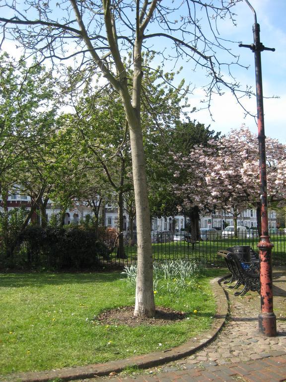 Holmewood Homestay Londres Exterior foto